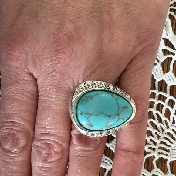 Large lia Sophia faux silver and turquoise ring - Picture 6 of 7